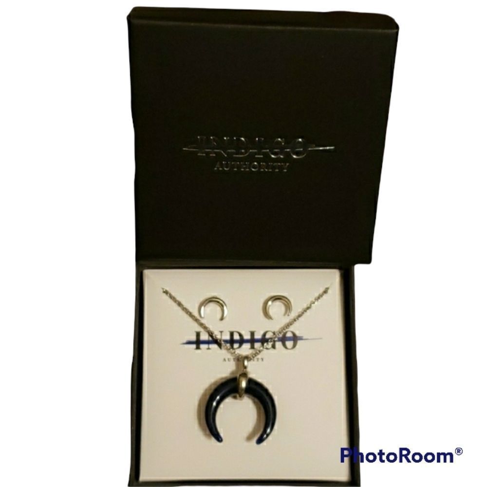 Indigo Authority Cresent Horn Necklace/Earing Set